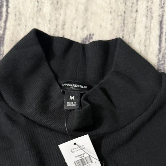 Banana Republic Black Turtleneck Sweater - Picture 3 of 8